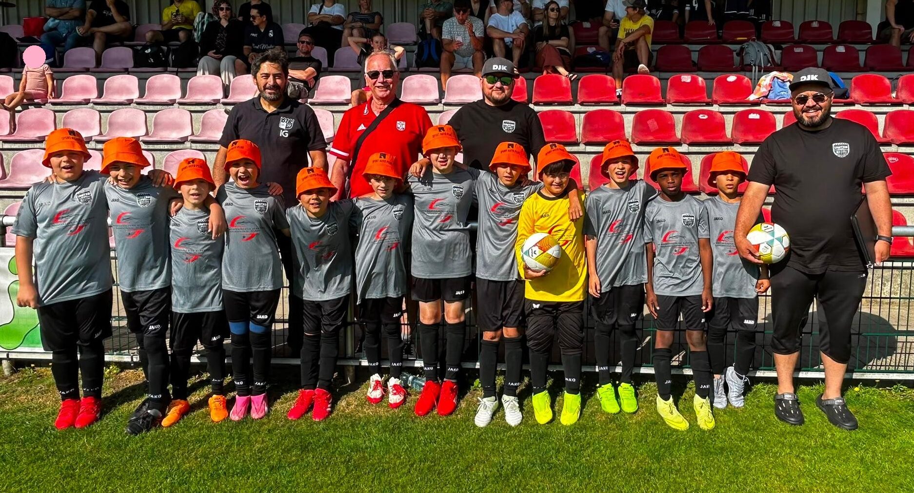 Sponsor E2 Mützen und Schlüsselanhänger1
